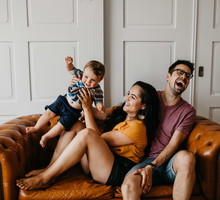 Kto w Polsce opiekuje się starszymi i dziećmi? Dane GUSu pokazują prawdę o podziale ról wśród Polaków