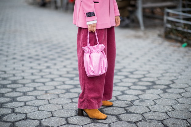 Bucket bag, najmodniejsza torebka lato 2019: trendy moda lato 2019