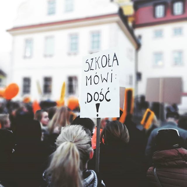 Sejm uchwalił nowelizację Karty nauczyciela: o ile wzrosną zarobki nauczycieli?