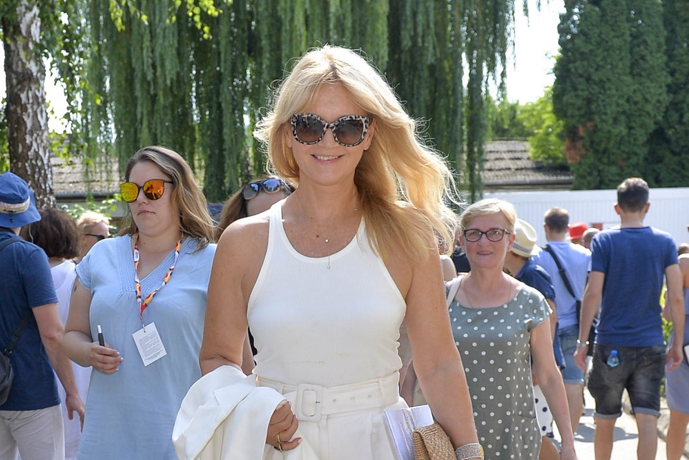 Grażyna Torbicka w spodenkach