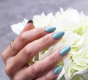 Jak przedłużyć trwałość manicure?