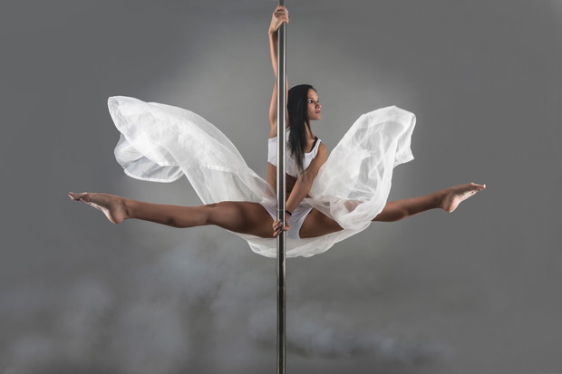 Pole dance: od czego zacząć naukę?
