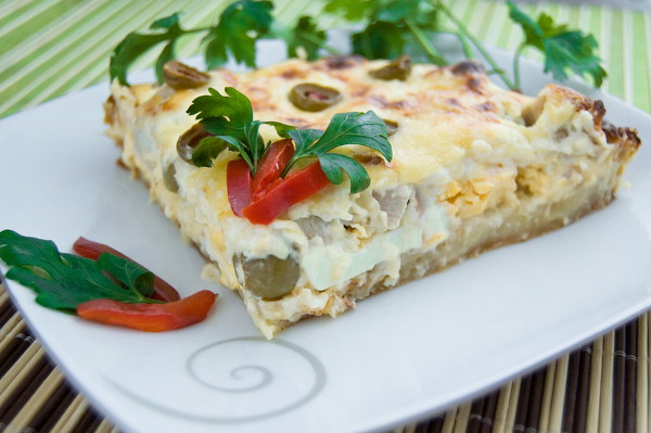 Tarta ziemniaczana ze schabem i oliwkami