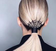 Fryzury na Halloween: spinki do włosów