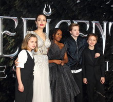 Angelina Jolie na premierze "Czarownicy"