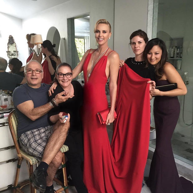 Charlize była nałogową palaczką