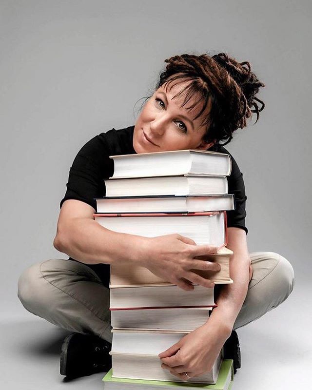 Olga Tokarczuk Nobel: Kto zaprojektuje suknię Olgi Tokarczuk na galę noblistów w Sztokholmie?