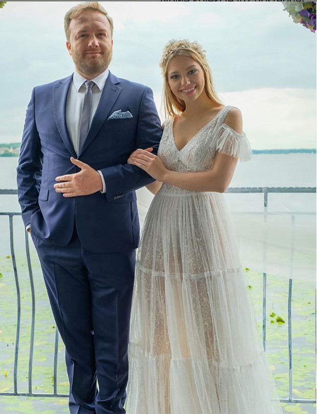 Suknia ślubna Julii z Przyjaciółek zachwyca