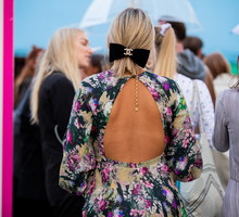 Sukienki bez pleców na Sylwestra 2019: sukienki z wyprzedaży zimowych 2019