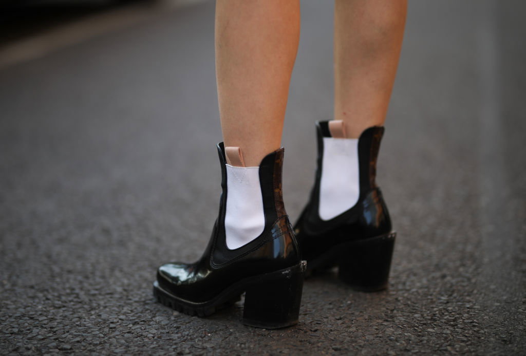 Modne botki na słupku do 200 zł