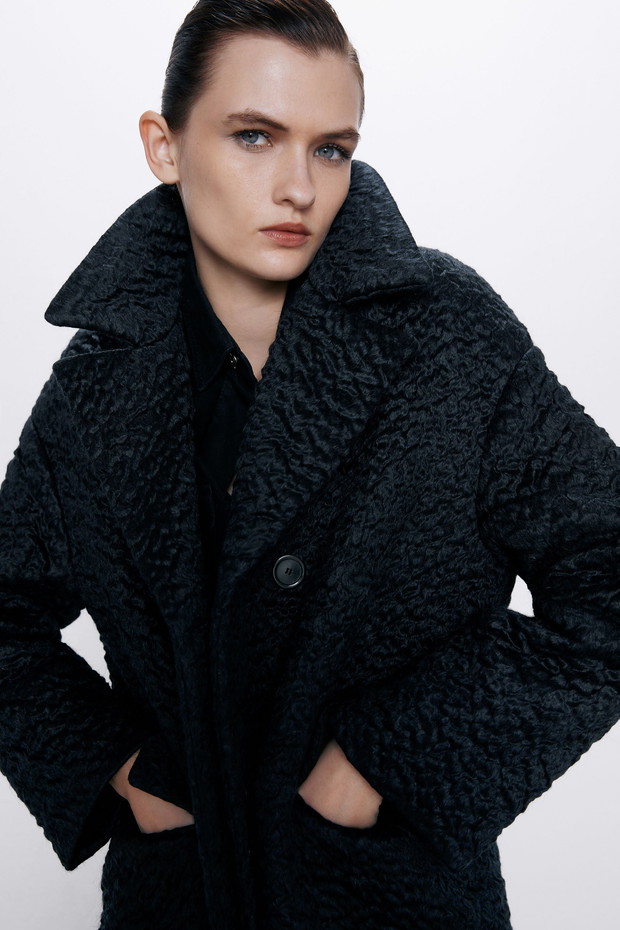 Płaszcz z gniecionej tkaniny