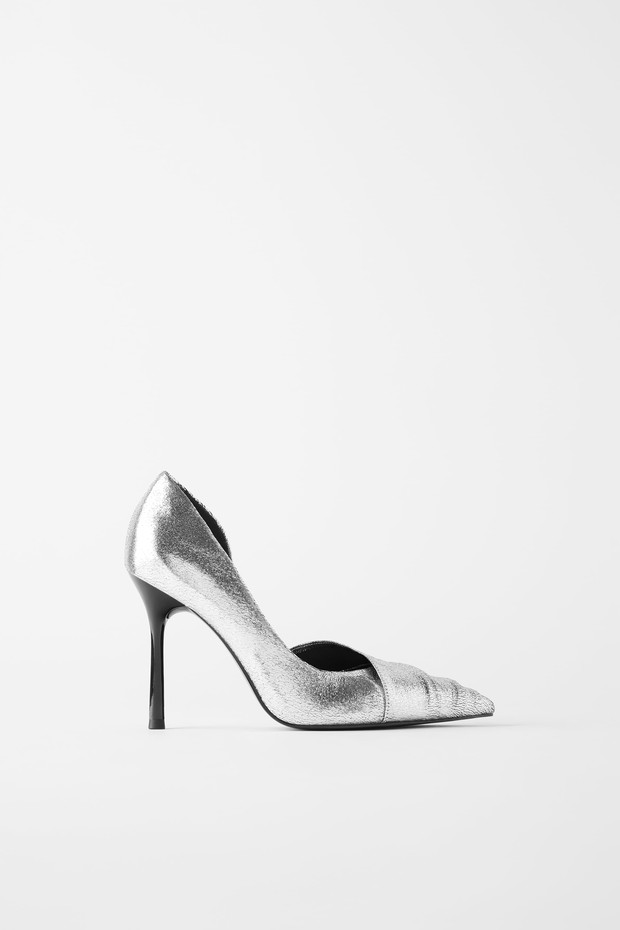 Srebrne czółenka na obcasie