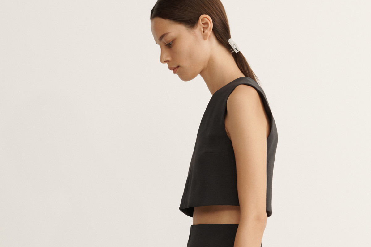 Moda trendy 2020: nowa kolekcja COS wiosna 2020