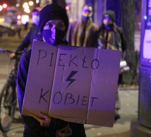 Ogólnopolski Strajk Kobiet przed Trybuna?em Konstytucyjnym