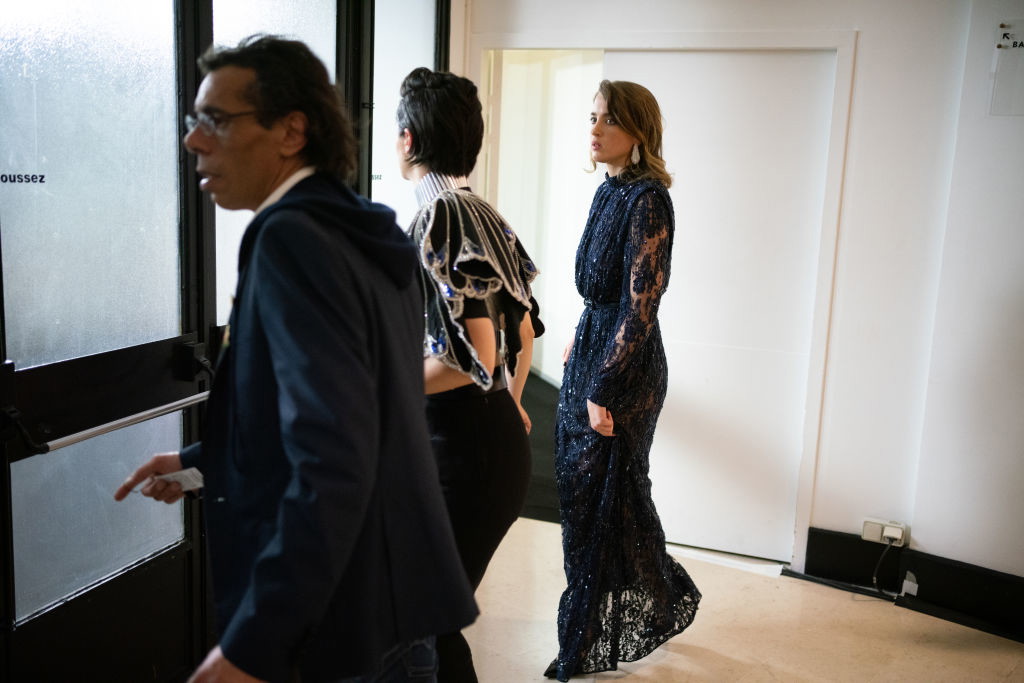 Adèle Haenel wychodzi z sali po nagrodzeniu Polańskiego