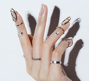 Biżuteria na paznokcie