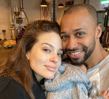 Ashley Graham z mężem i synkiem