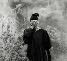 „Jej obraz, jej historia”. & Other Stories świętuje Dzień Kobiet serią ośmiu autoportretów