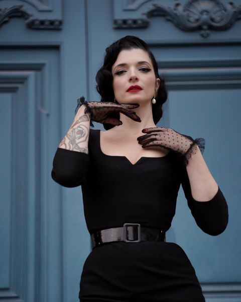 Kabaretki – jak je nosić, by wyglądały dobrze? Stylizacje z Instagrama