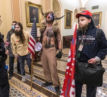 Zwolennicy Trumpa wdarli się do Kapitolu