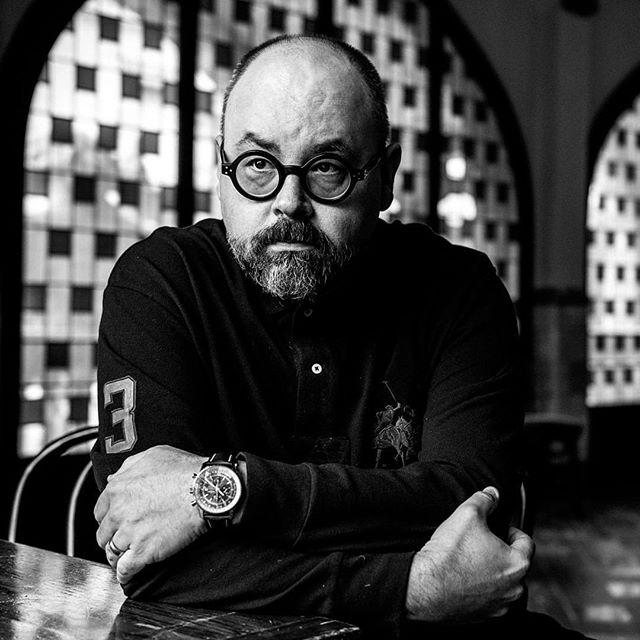 Carlos Ruiz Zafón nie żyje. Autor bestsellera "Cień wiatru" zmarł po długiej chorobie