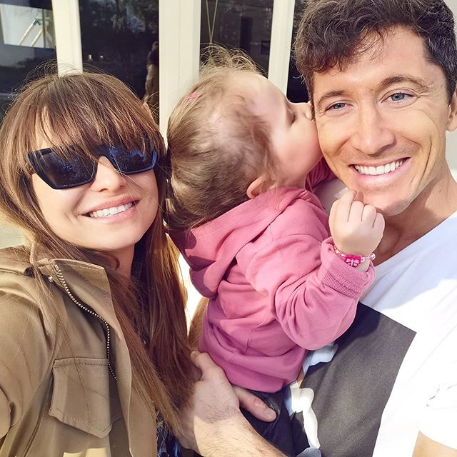 Anna i Robert Lewandowscy z córeczką Klarą