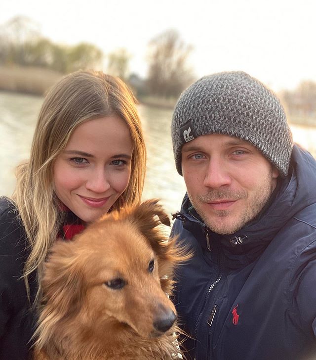 Antoni Królikowski z dziewczyną