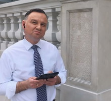 Andrzej Duda podjął challenge i rapuje dla lekarzy