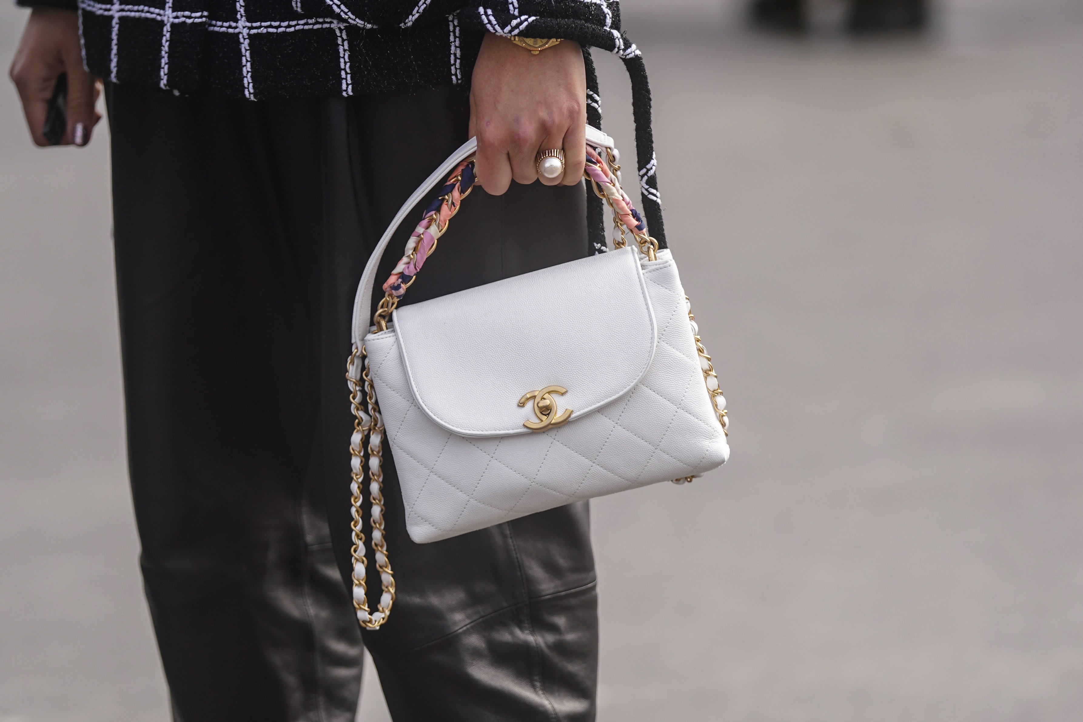 Torebka na łancuszku