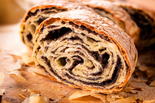 Makowiec z ciasta francuskiego