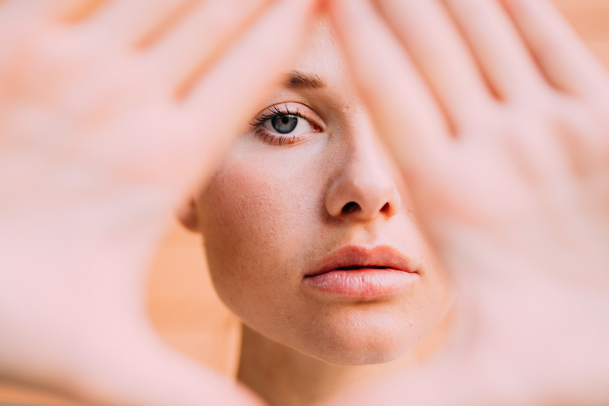 Koronawirus w Polsce. "W maseczkach, nie w stanikach" - o co chodzi w akcji?