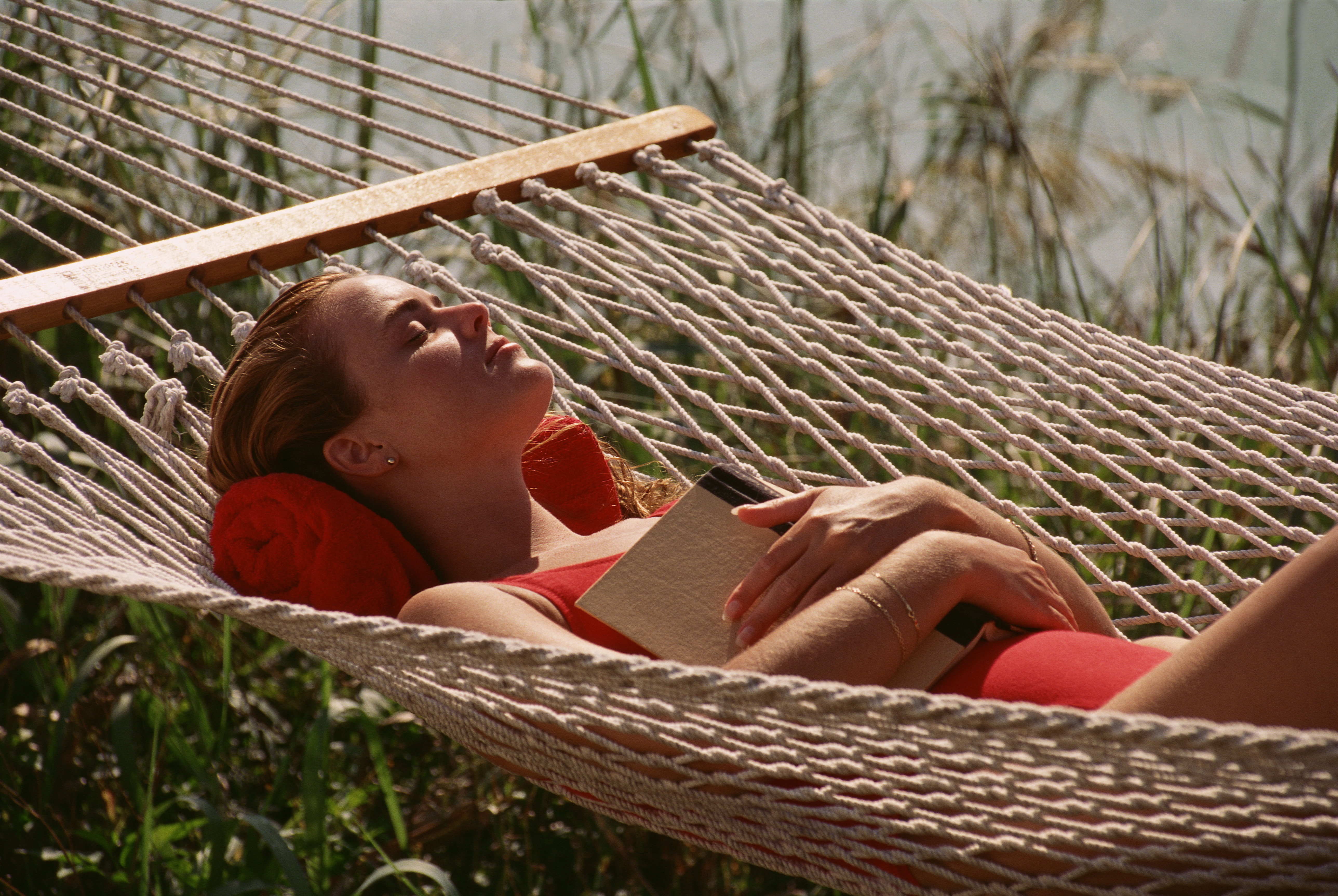 Książki na lato 2020 do czytania w hamaku