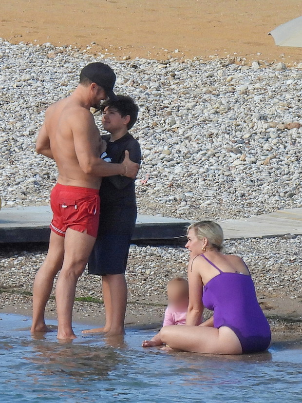 Katy Perry i Orlando Bloom plażują na wakacjach. Bogaci, sławni, super naturalni - piszą zachwyceni internauci