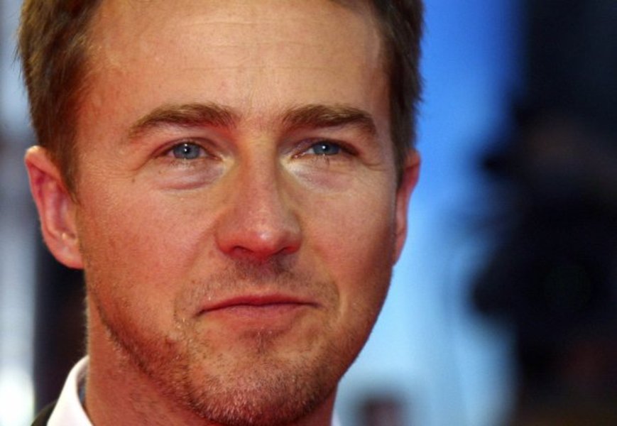 EDWARD NORTON Dyskretny kochanek