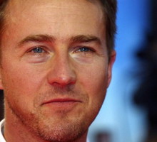 EDWARD NORTON Dyskretny kochanek