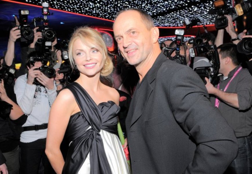 JACEK KOMAN Przesuwałem górę po ziarnku