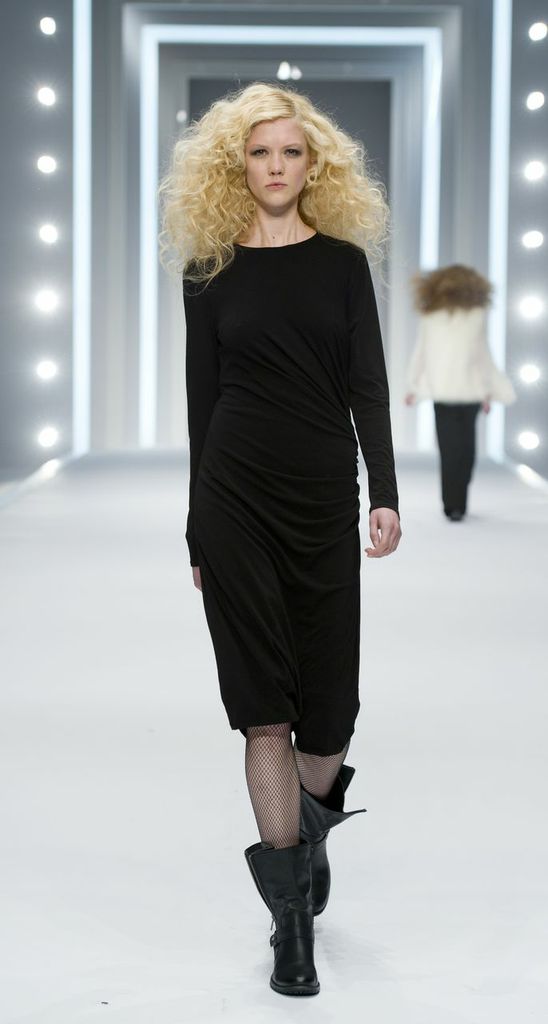 W9MH_gXFH29Pe-Q8Yioex9zvWYC4pVEvsXi-NoyZlV4