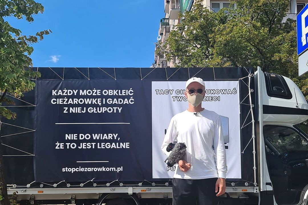 Krzysztof Gonciarz stworzył własną furgonetkę w odpowiedzi na ciężarówki Pro-Prawo do Życia
