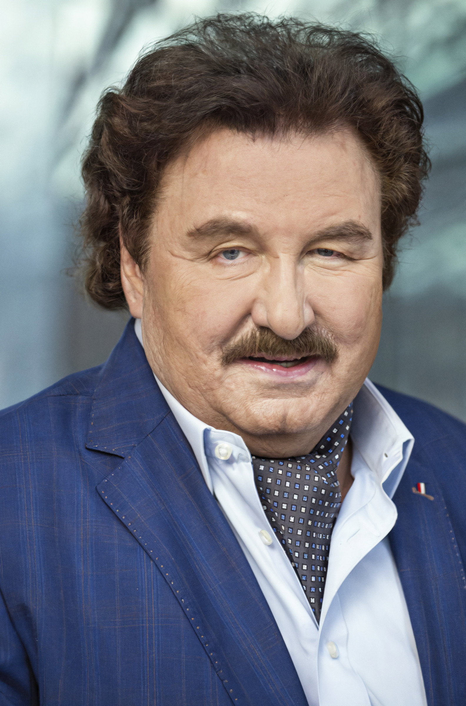 KRZYSZTOF KRAWCZYK obchodzi 70 urodziny: Żałuję, że nie pokierowałem inaczej swoim życiem [WYWIAD]