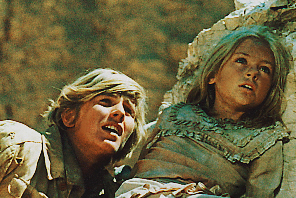 Monika Rosca jako Nel, kadr z filmu "W pustyni i w puszczy" (1973)