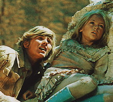 Monika Rosca jako Nel, kadr z filmu "W pustyni i w puszczy" (1973)