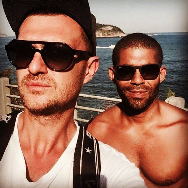 Maciej Zień z mężem