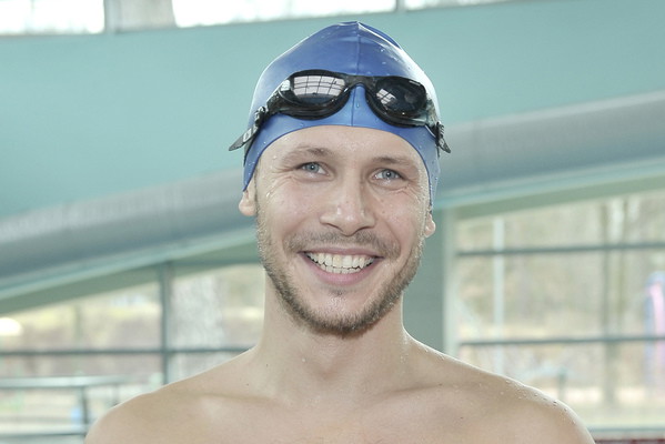 Mateusz Banasiuk podczas Mistrzostw Polski Aktorów w Pływaniu