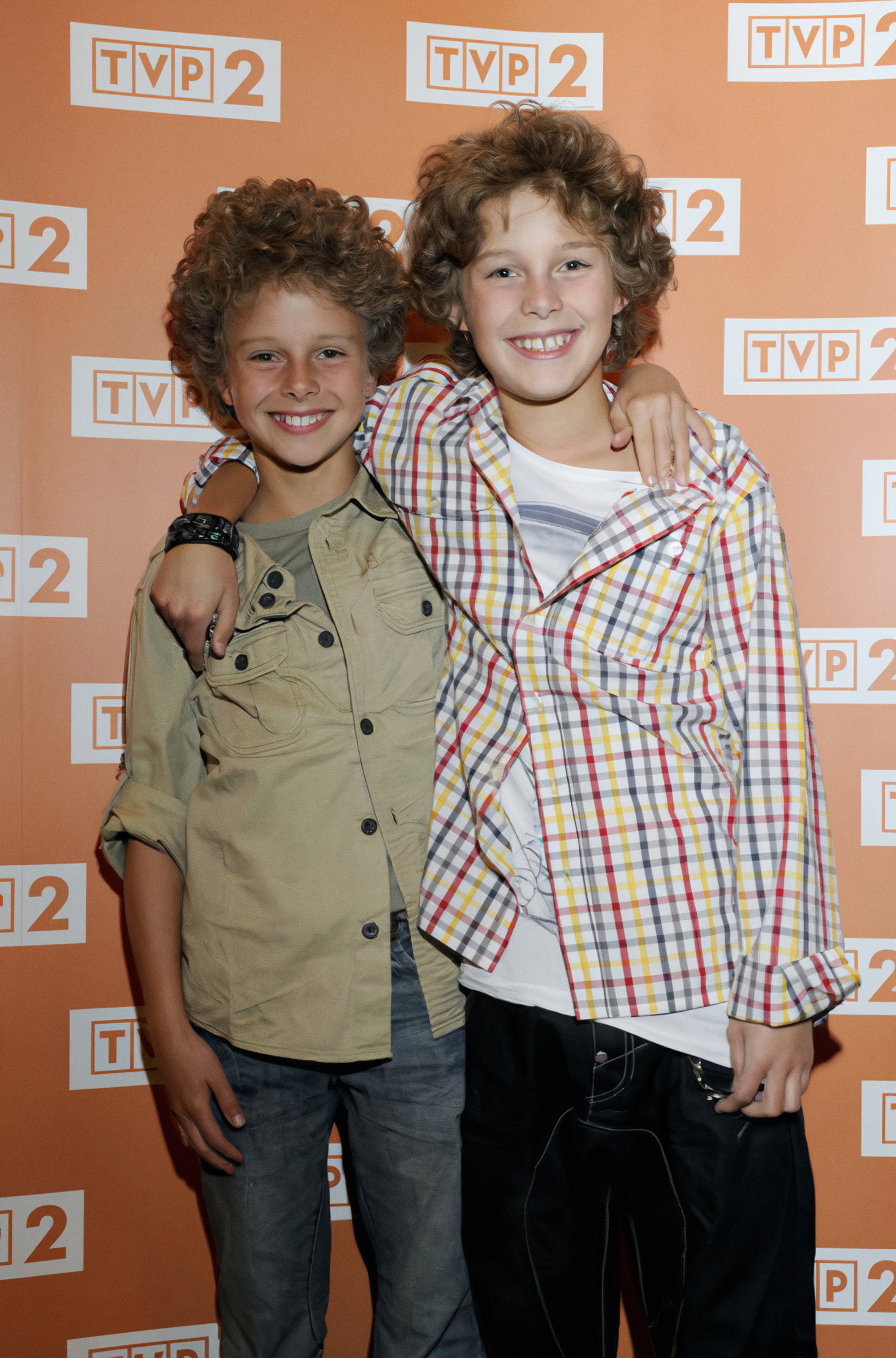 Renata i Agata Kaczoruk, Rafał i Marcin Mroczkowie, Katarzyna i Tomasz Sowińscy te gwiazdy są bliźniętami. Wiedzieliście? [ZDJĘCIA]