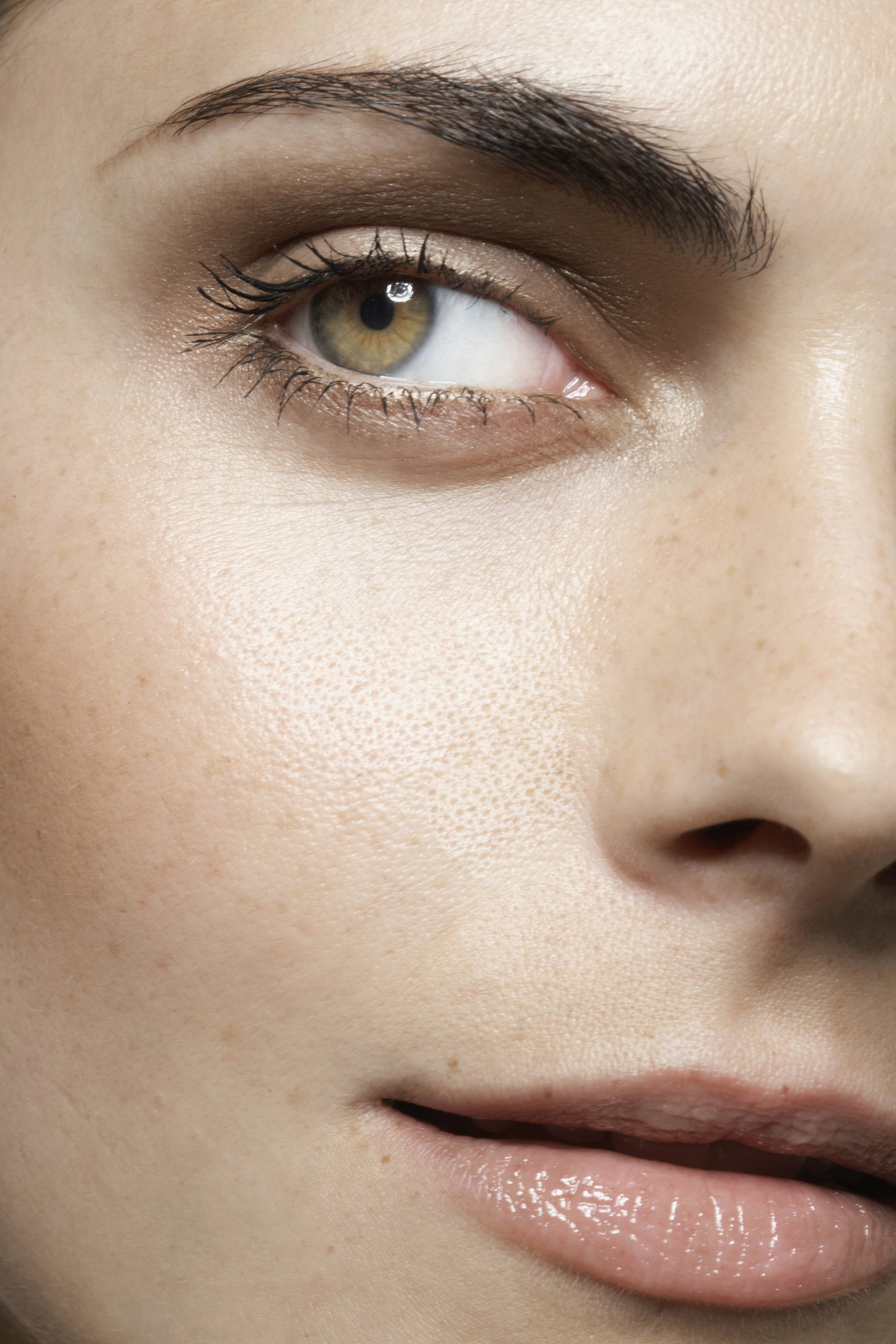 Odżywki do rzęs: ranking, opinie, skład, jaką odżywkę wybrać