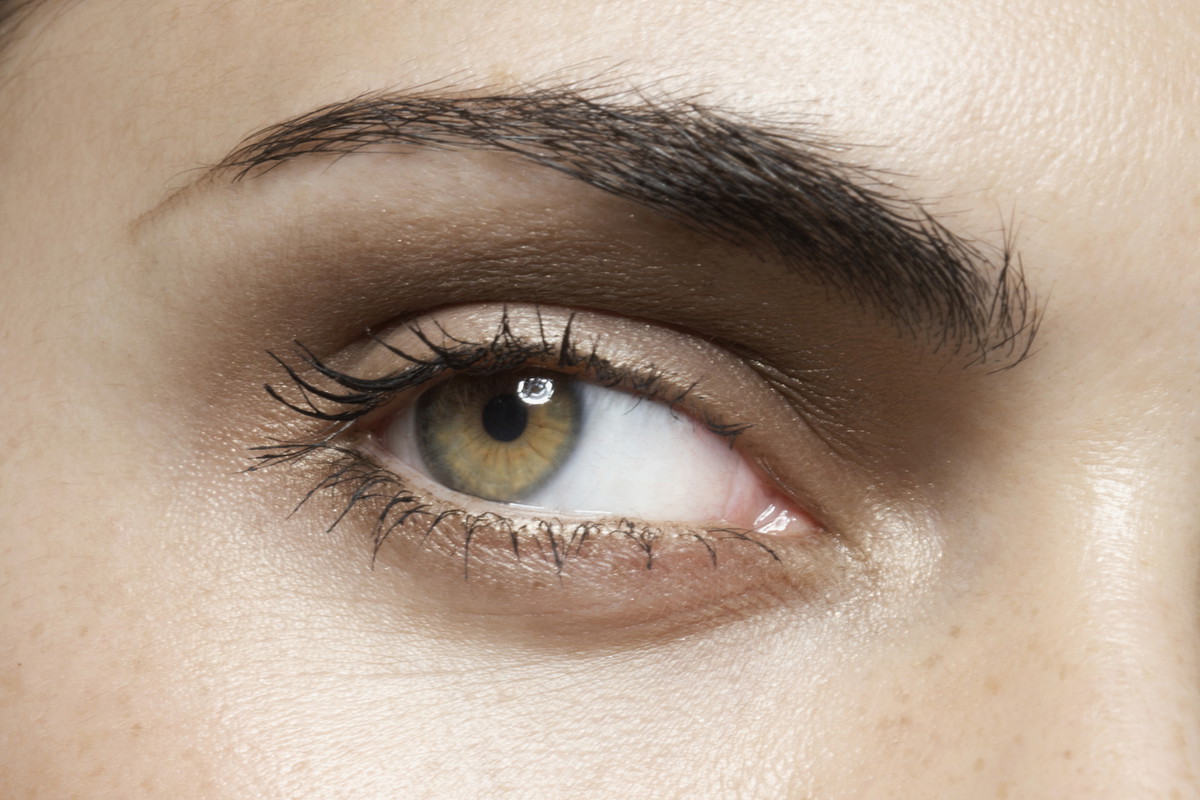Odżywki do rzęs: ranking, opinie, skład, jaką odżywkę wybrać