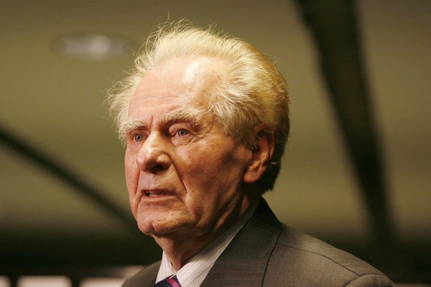WIESŁAW MYŚLIWSKI Poprawiam bez końca