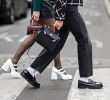 Street Style : Day Three - Paris Fashion Week - Womenswear F/W 2022-2023