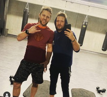 Nie żyje trener gwiazd. Bartek Jędrzejak wspomina przyjaciela: „Nawet nie mam siły płakać. Jestem pusty”