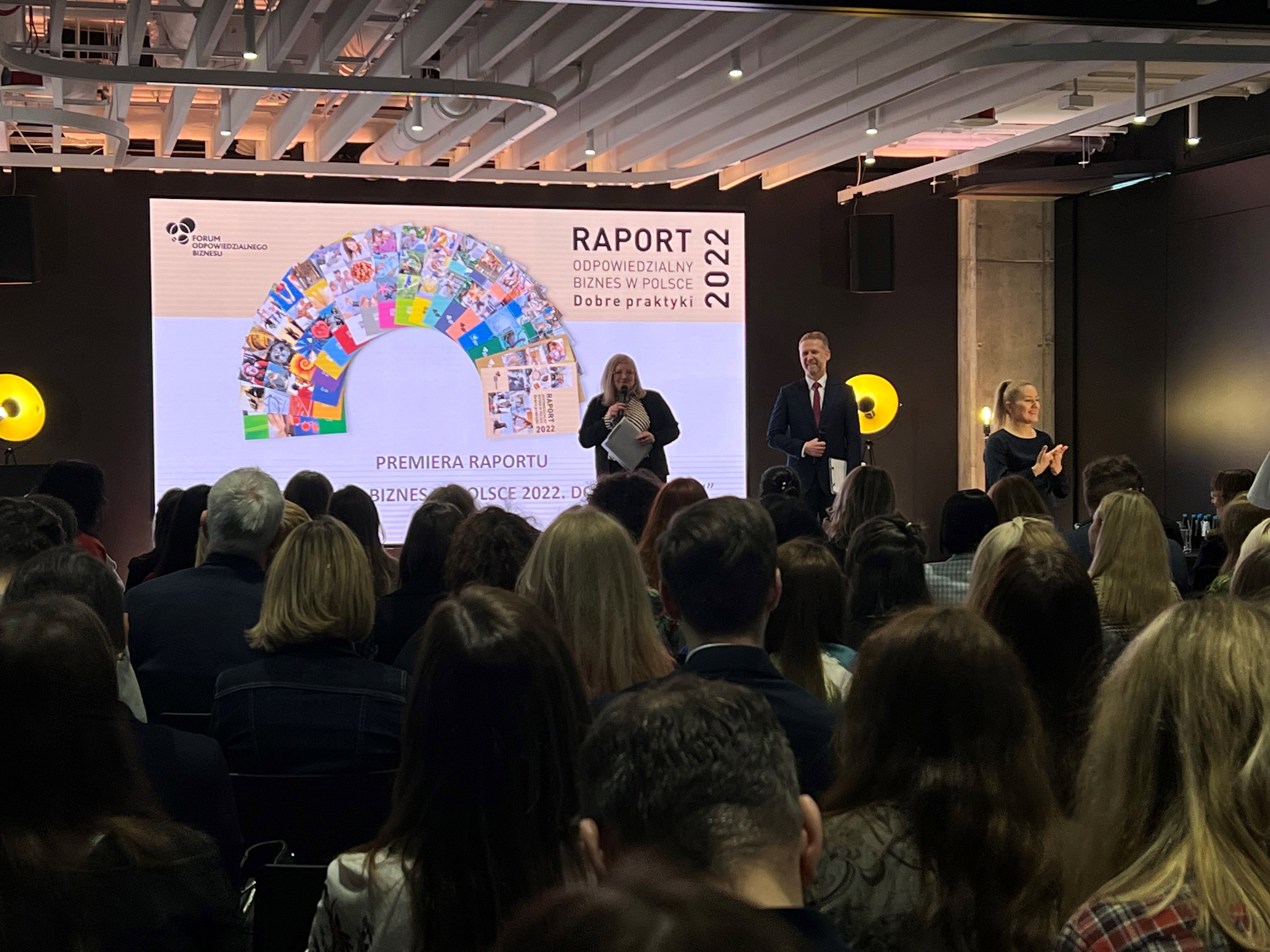 CSR coraz bardziej zyskuje na znaczeniu. Wyjaśniamy, co się za tym kryje